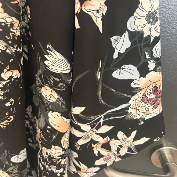 Tahari polyester kimono wrap XL  excellent condition - Picture 3 of 7